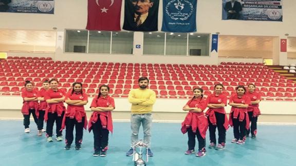 Nizip Mehmet Akif Ersoy Halk Eğitim Merkezi Spor Kulübü Türkiye 2. oldu.