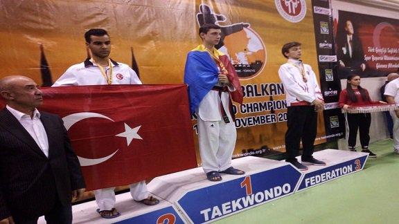 Nizip Mehmet Akif Ersoy Halk Eğitim Merkezi Sporcusu Halis Esmeray´dan Büyük Başarı