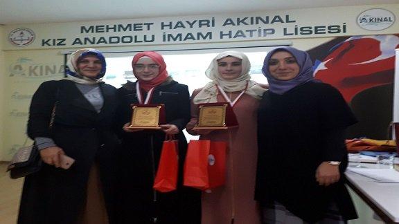 Abdulhamithan Kız Anadolu İmam Hatip Lisesi Öğrencilerinden Başarı.