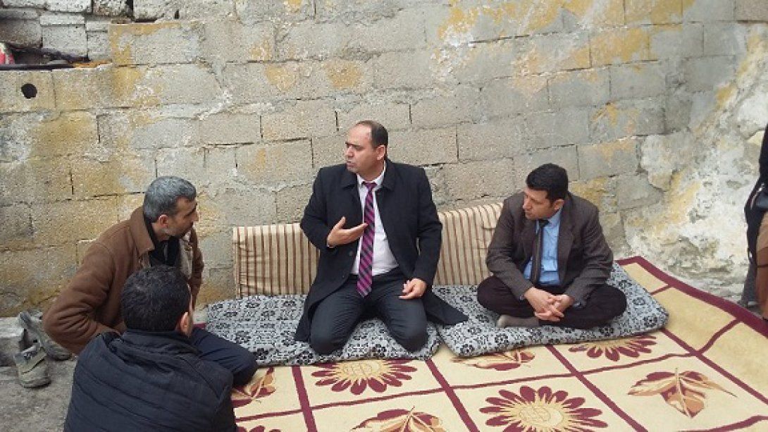 İlçe Milli Eğitim Şube Müdürleri Mehmet DEMİR ve Yusuf CİCE, Akçakent mahallesinde Veli ziyaret etti.
