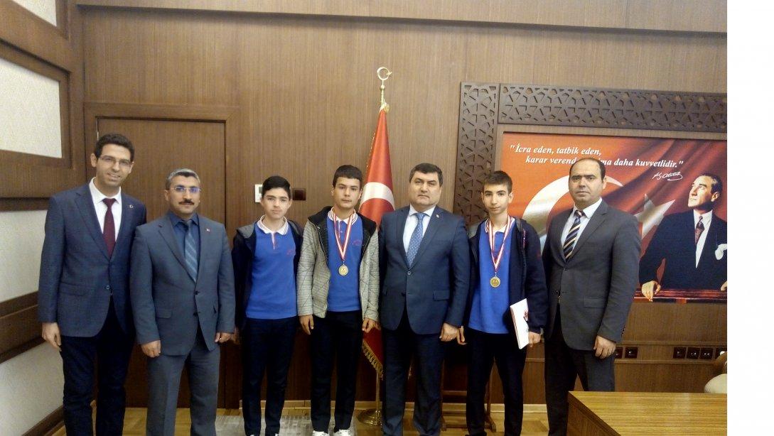 Mustafa Nevzat Tuncel Ortaokulu´ndan Tubitak Araştırma Projeleri Yarışmasında Büyük Başarı