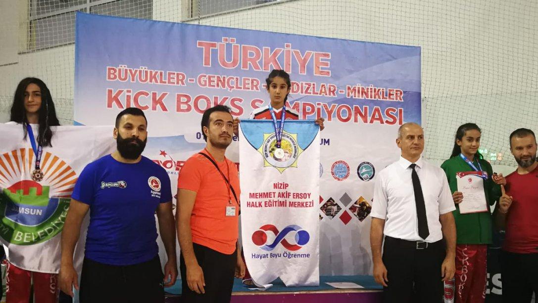 Mehmet Akif Ersoy Halk Eğitim Merkezi Spor Kulübü Sporcularından Türkiye Şampiyonlukları