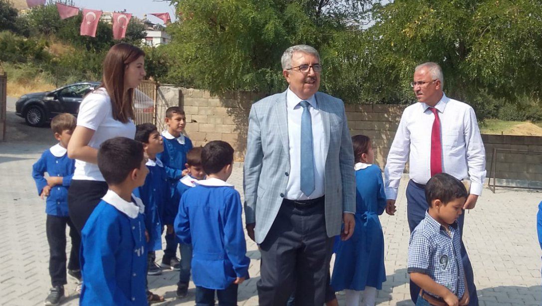 İlçe Milli Eğitim Müdürümüz Cengiz GÜNDEŞ ve Şube Müdürümüz Vehbi ÖZTÜRK'ten Bahçeli İlkokulu'na Ziyaret