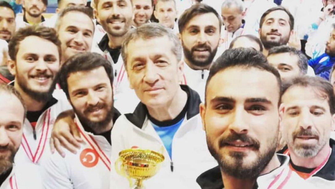 Futsal Turnuvasında Öğretmenlerimiz Türkiye İkincisi