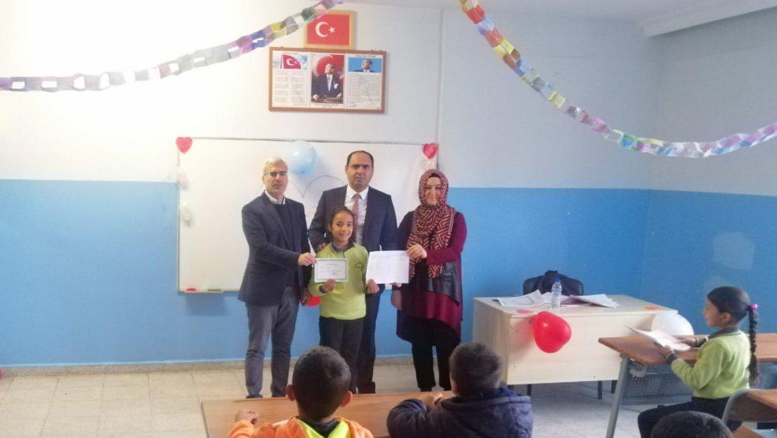 İlçe Milli Eğitim Şube Müdürümüz Mehmet DEMİR, Yılmaz Çetin Sözmen Ortaokulu'da Karne Törenine Katıldılar