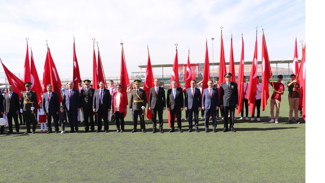 29 Ekim Cumhuriyet Bayramının 101. Yıl Dönümü İlçemizde Coşkuyla Kutlandı